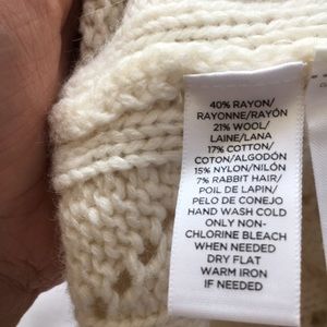 LOFT Sweaters - Loft Crewneck sweater LOFT Sweaters - Loft Crewneck sweater
